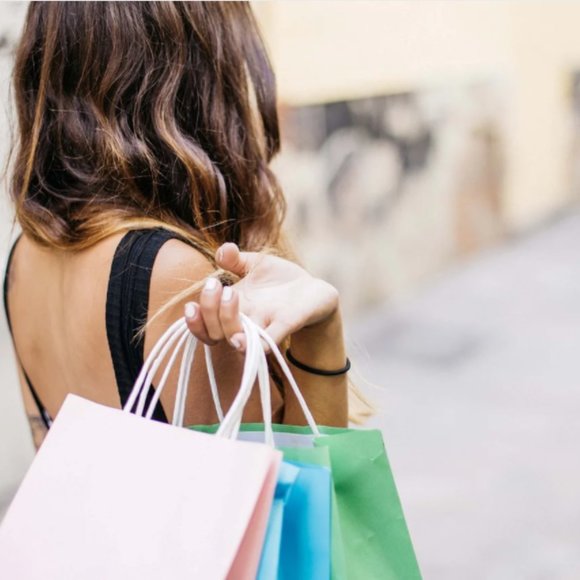 Meet your Posher, Viv - Picture 1 of 1